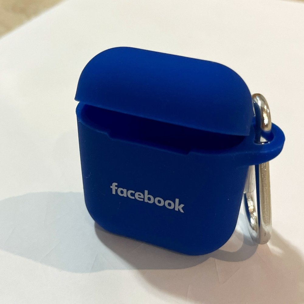 Airpods Case / Facebook logo